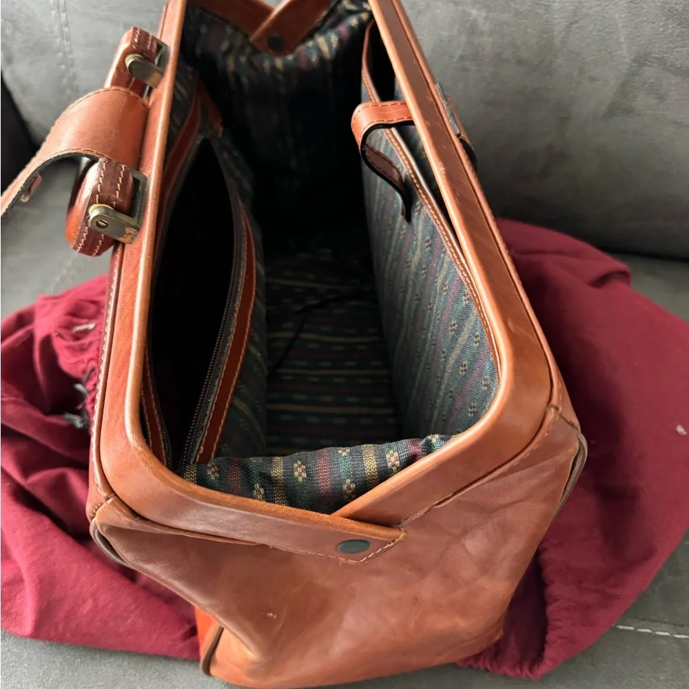 Elegant Brown Leather Briefcase